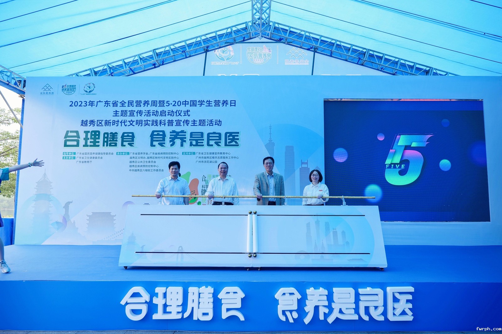 合照1.jpg 合照1.jpg