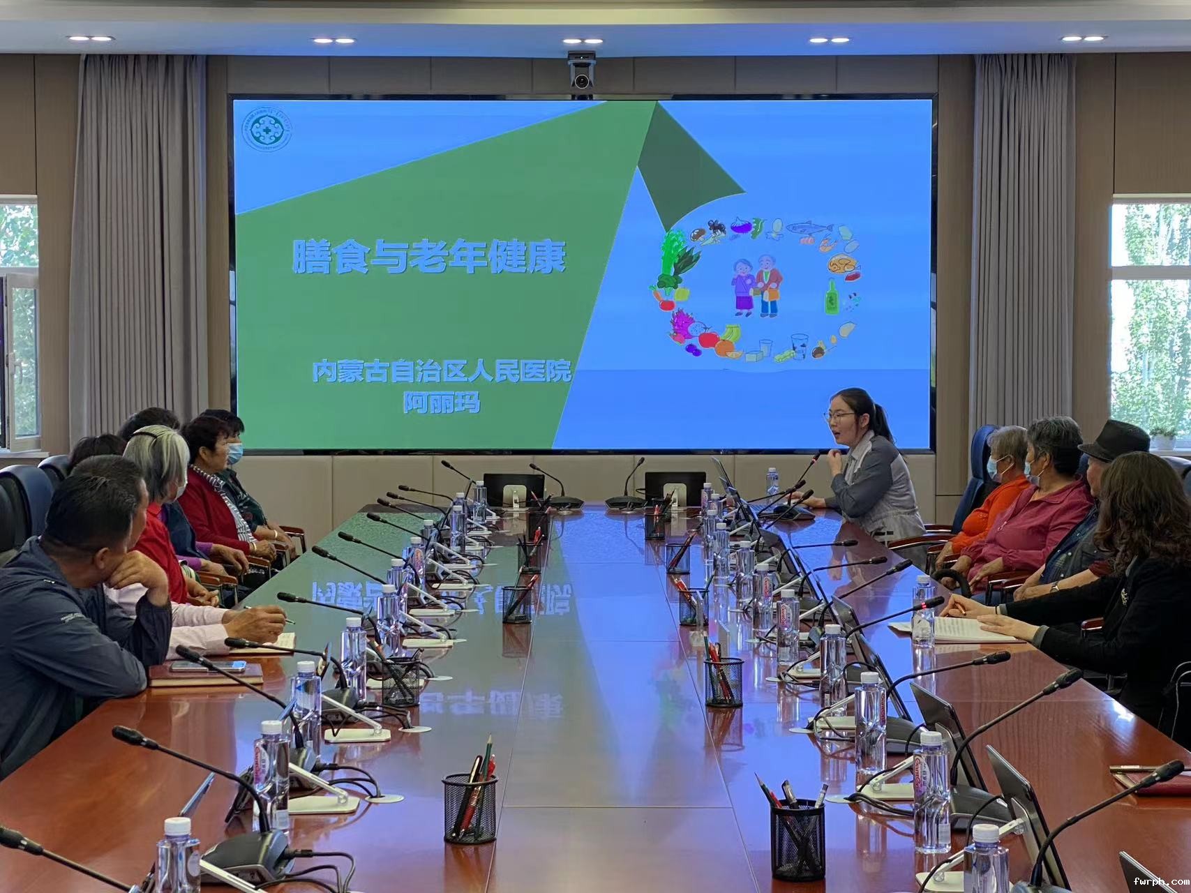 阿拉善盟,百名专家旗县旗县行活动,进科技馆、社区、学校、社区进行科普讲座1.jpg 阿拉善盟,百名专家旗县旗县行活动,进科技馆、社区、学校、社区进行科普讲座1.jpg