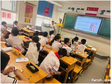 西安市儿童医院丨安瑶于长安路社区卫生服务中心（碑林区振兴路小学）为2-3年级学生讲授关于“健康饮食 合理膳食”相关知识讲座 (2).png